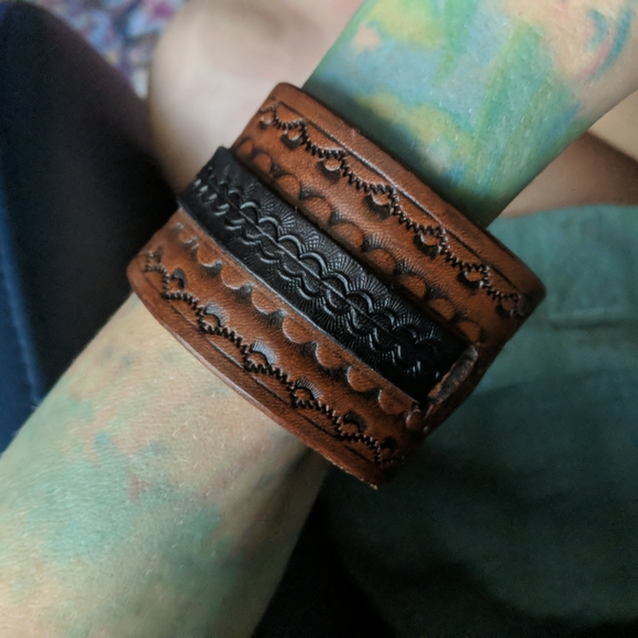 handmade Jewelry - Leather cuff bracelet with buckle